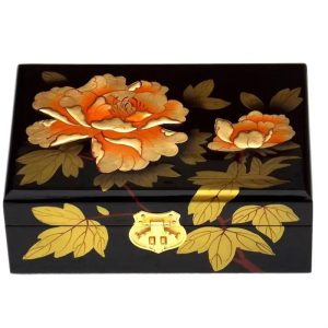 Boîte chinoise en bois laqué - Pivoines