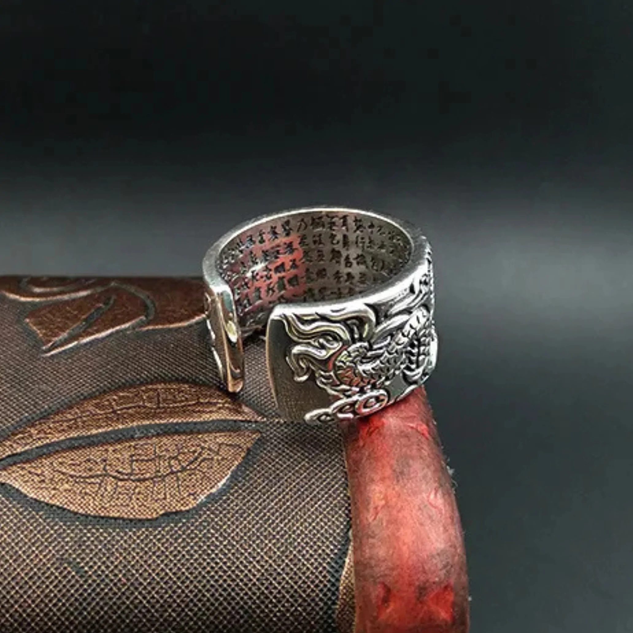 Bague Gravée Dragon ajustable en argent pur 999 – Bijou artisanal porte-bonheur
