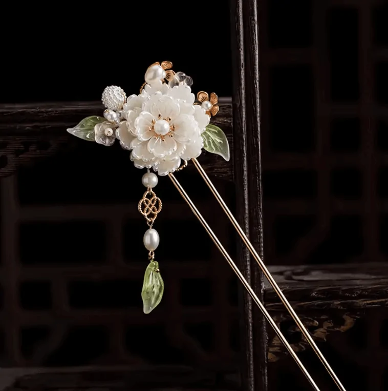 Epingle à cheveux style chinois traditionnel avec fleur de nacre