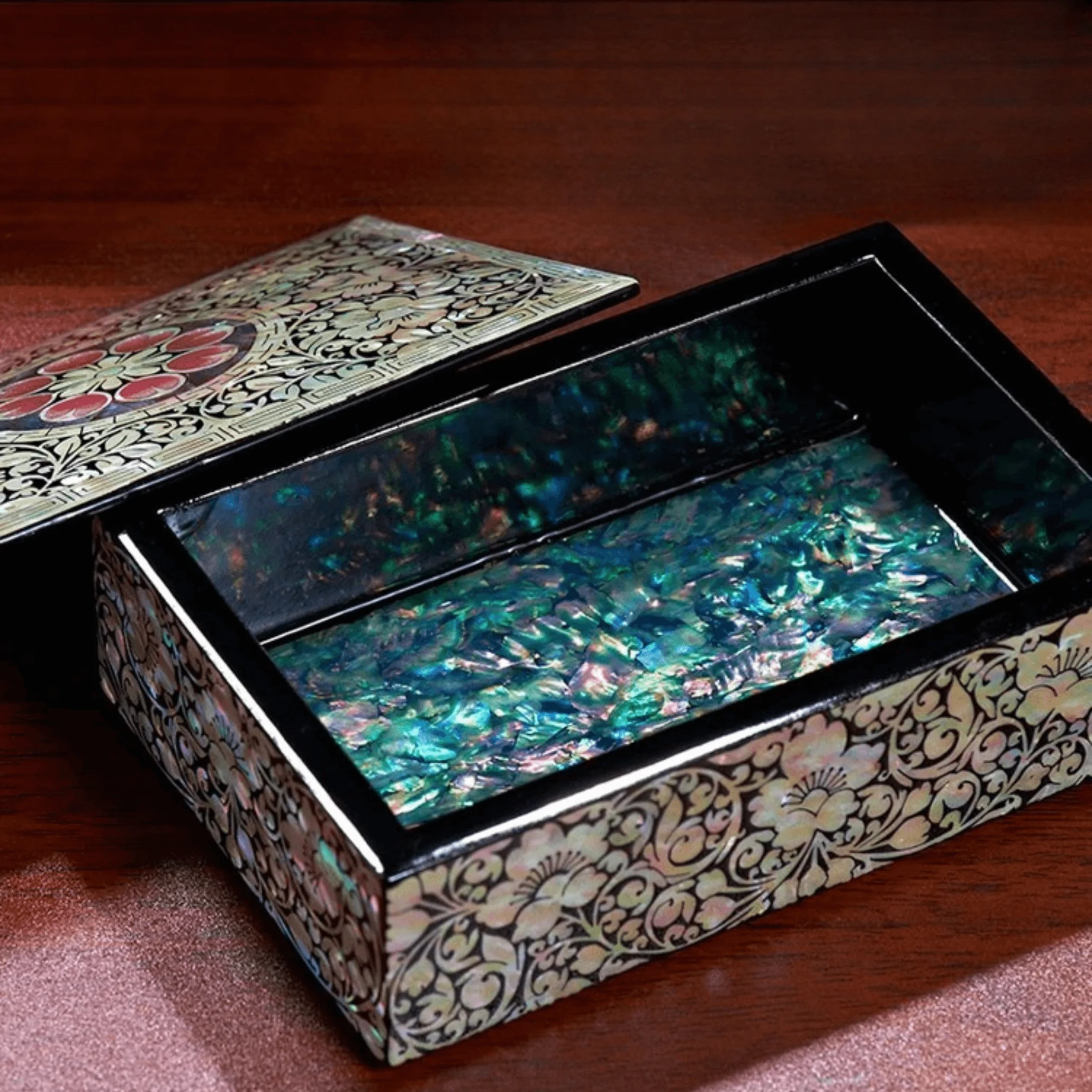 Boîte à bijoux chinoise en nacre — Artisan d'Asie
