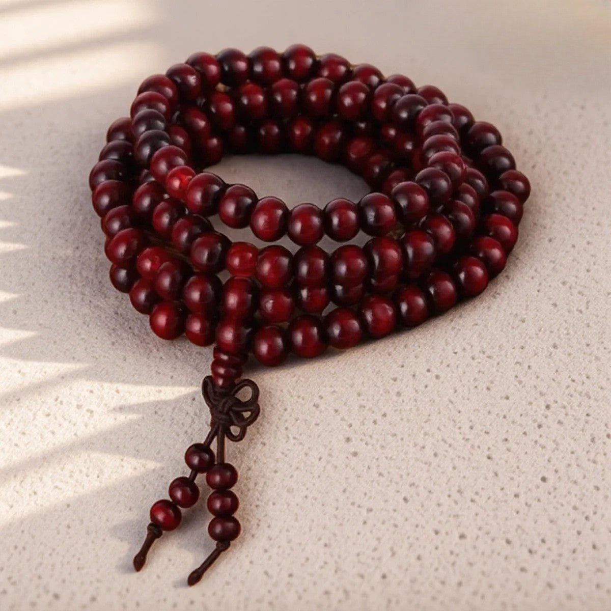 Collana Mala in Legno di Sandalo Rosso Premium | Artisan d'Asie - immagine 2