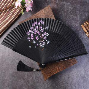 Éventail chinois en damas de soie et bambou