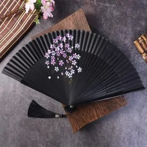 Éventail chinois en damas de soie et bambou