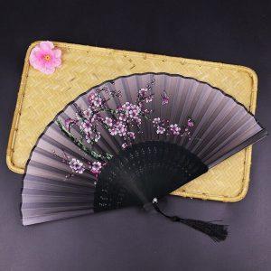 0 eventail chinois soie et bambou avec motif fleurs de