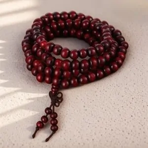 Collier mala en bois de santal rouge