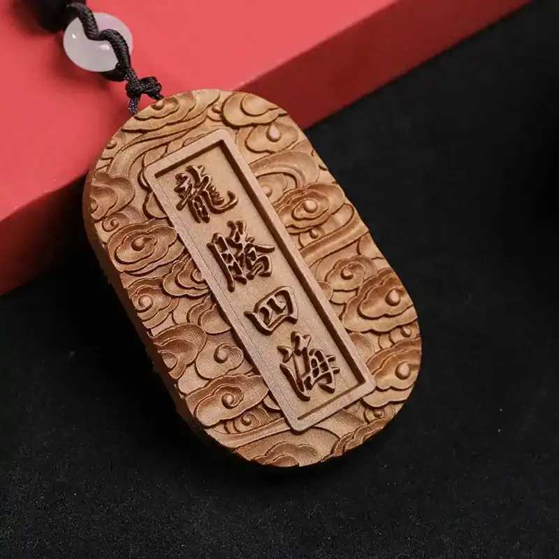 pendentifs amulettes pendentif feng shui dragon bois d