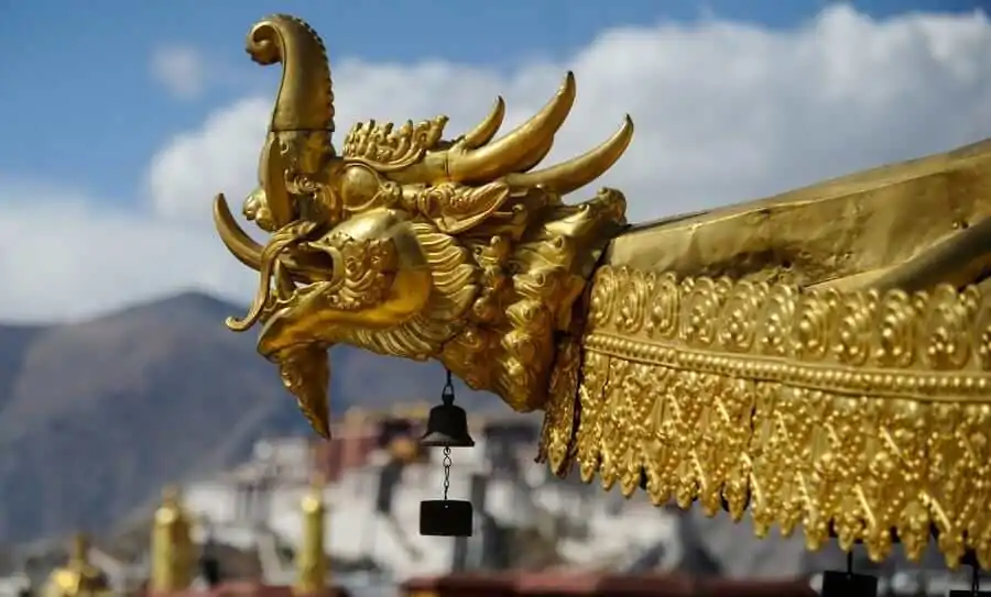 dragon-dore-toit-temple-jokhang