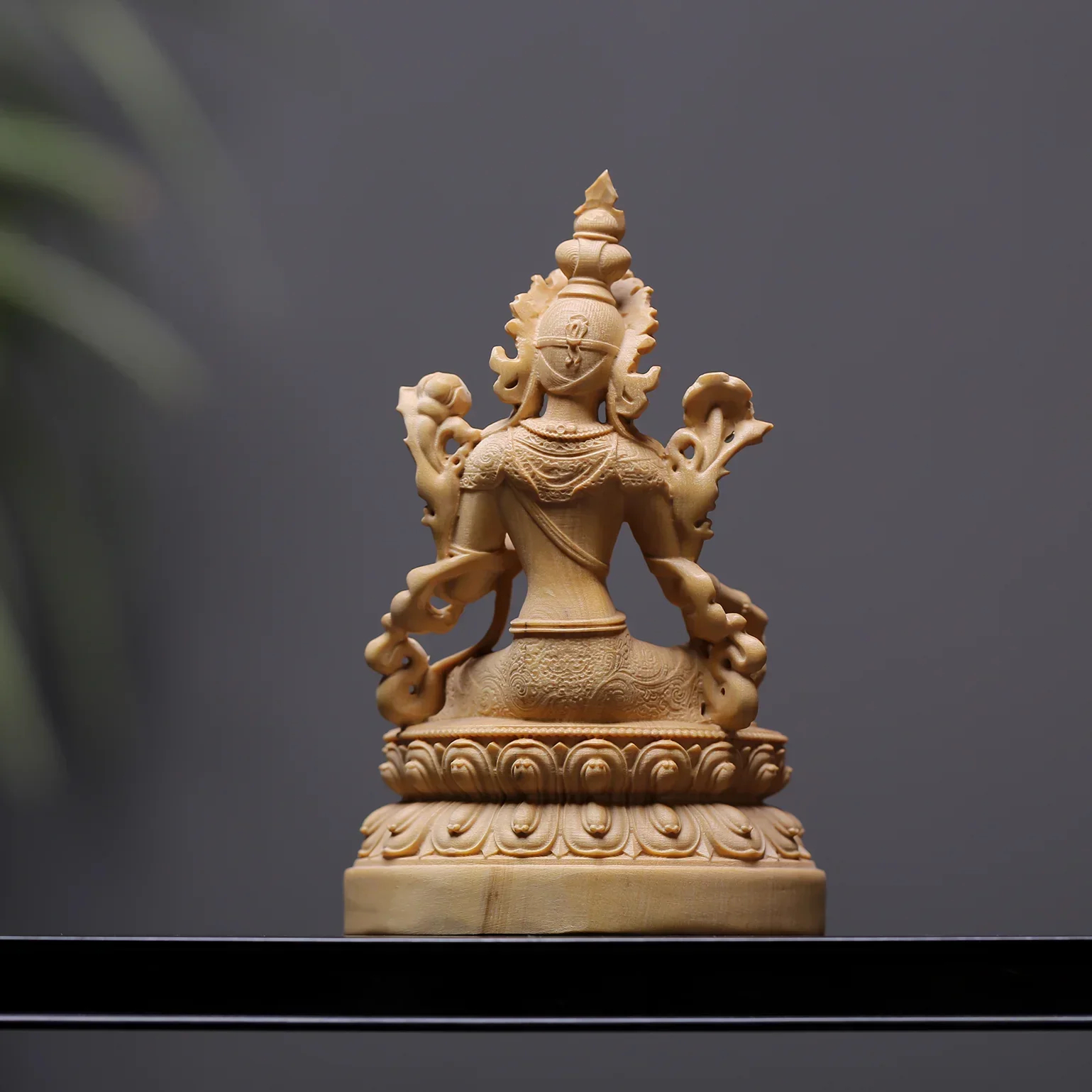 Estatuilla Tara Verde en Madera de Boj – Compasión y Acción Benevolente - Imagen 5