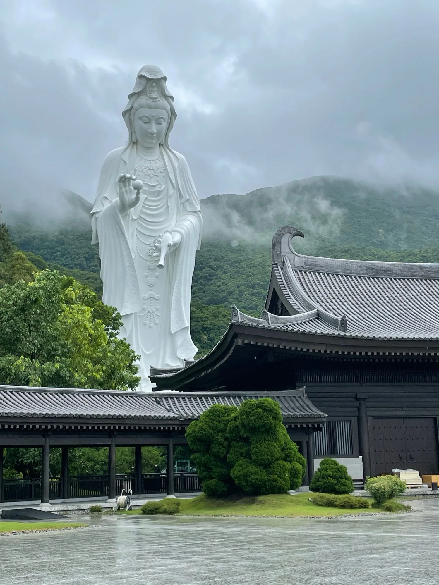 The 76-meter bronze Guanyin statue at Tsz Shan Monastery in Tai Po, Hong Kong, the largest bronze Guanyin statue in the world