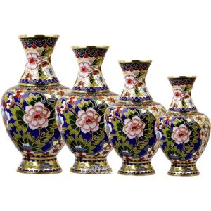 Paire de Vases Chinois en Cloisonné, Motif Fleurs, Paire de vases en émail cloisonné chinois, motif floral peint à la main sur structure en cuivre.