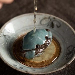 Crabe d'Harmonie en Céramique, Figurine de crabe en céramique, motif feng shui traditionnellement associé à la prospérité.